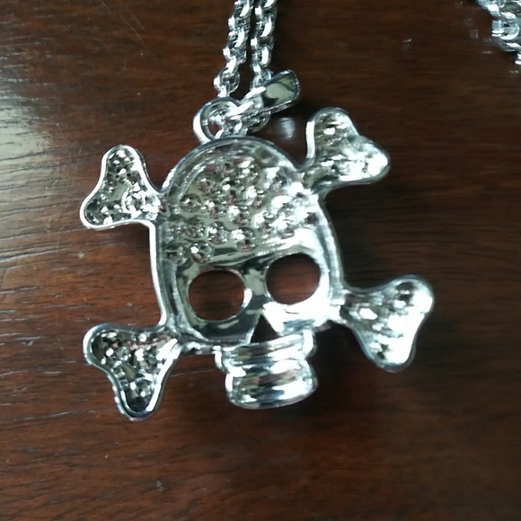 Large Skeleton Head with Crystals Necklace - Picture 6 of 8